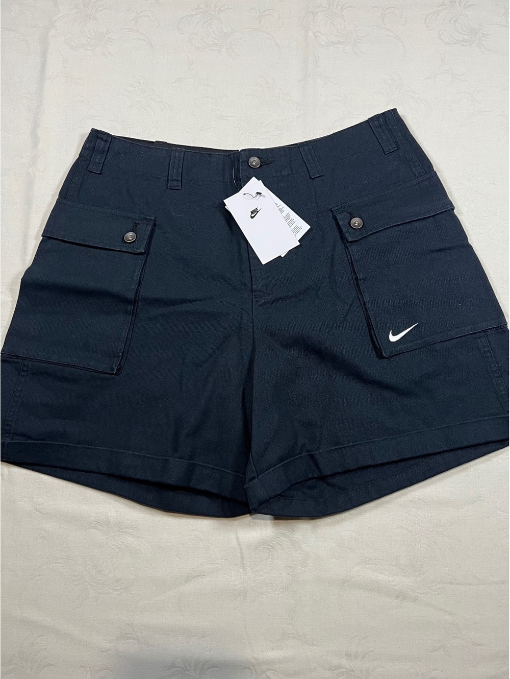 NEW $85 Nike Woven Canvas Cargo Shorts Black Standard Fit Knee Length Size 32